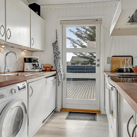 I Vejlby Klit Med Sauna Sj128